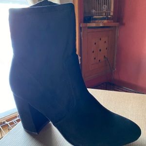 Steve Madden black booties